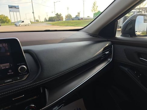 Used 2022 Nissan Rogue SV AWD/4WD image 35