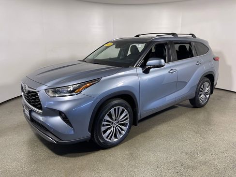 Certified 2022 Toyota Highlander Platinum image 7