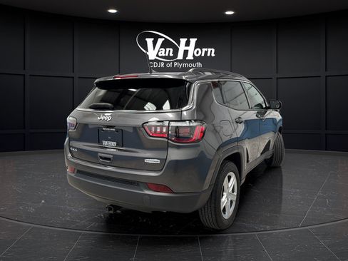 Used 2023 Jeep Compass Latitude w/ Convenience Group AWD/4WD image 7