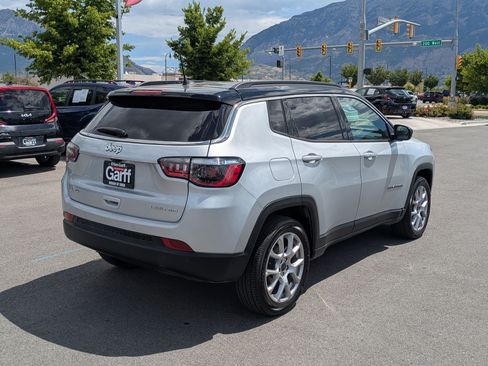 Used 2025 Jeep Compass Limited AWD/4WD image 3
