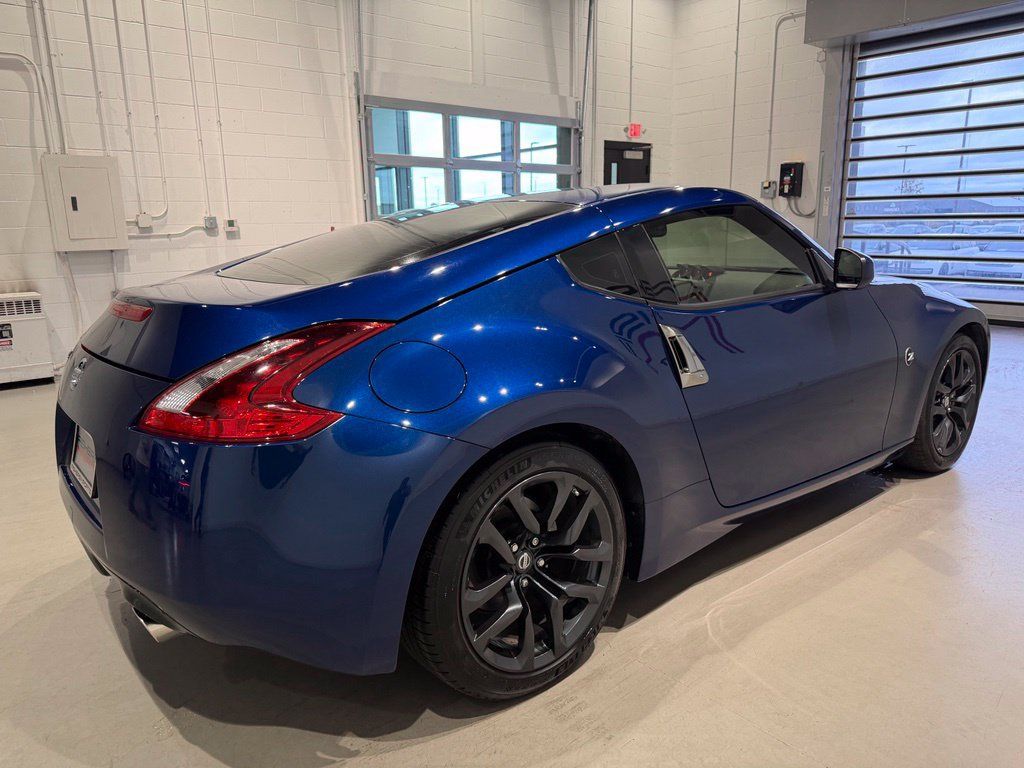 Used 2019 Nissan 370Z Coupe RWD image 9