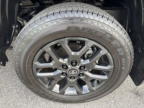 Used 2025 Toyota Tundra Platinum image 33