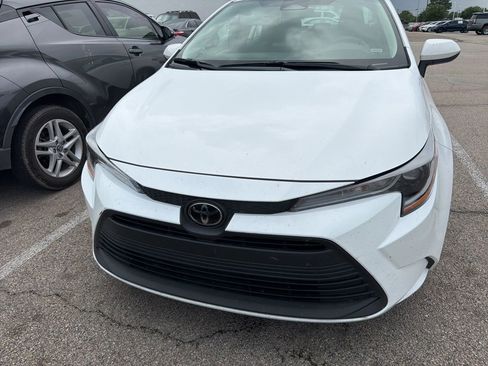 Used 2025 Toyota Corolla LE FWD image 2