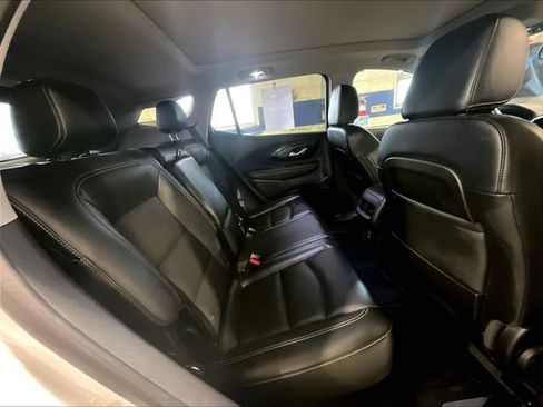 Used 2022 GMC Terrain SLT w/ Infotainment Package II AWD/4WD image 23