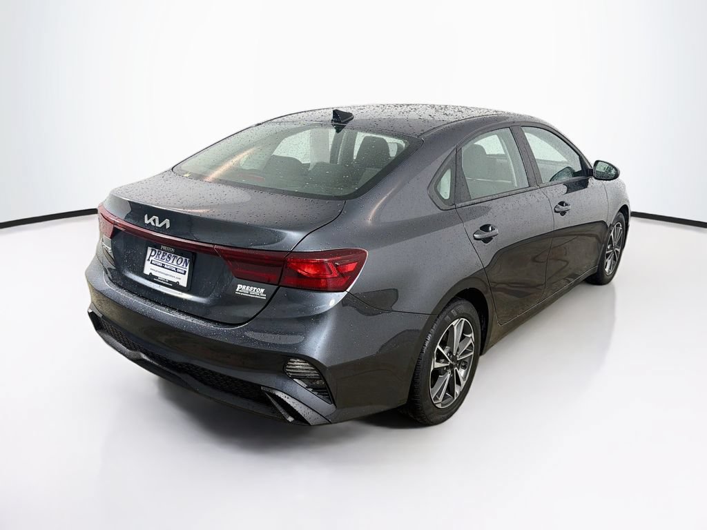 Used 2023 Kia Forte LXS FWD image 5