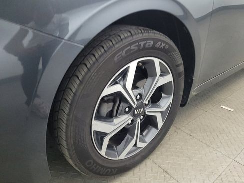 Used 2019 Kia Forte LXS FWD image 31