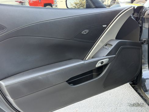 Used 2017 Chevrolet Corvette Stingray Coupe w/ 1LT RWD image 6