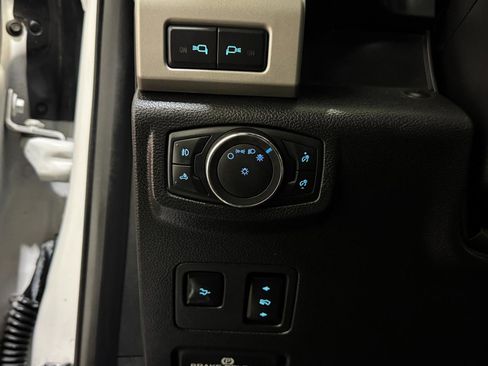 Used 2017 Ford F250 Lariat w/ Lariat Ultimate Package image 30