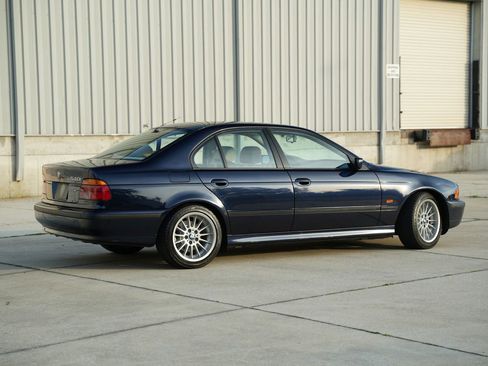 Used 1999 BMW 540i Sedan image 10