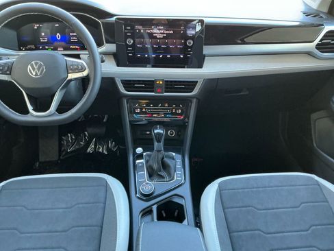 New 2025 Volkswagen Taos SE image 11