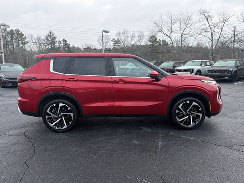 Used 2023 Mitsubishi Outlander SE image 8