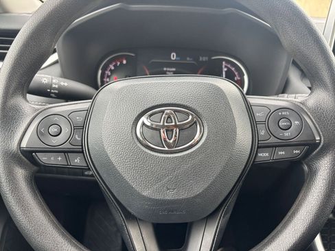 Used 2025 Toyota RAV4 XLE image 29