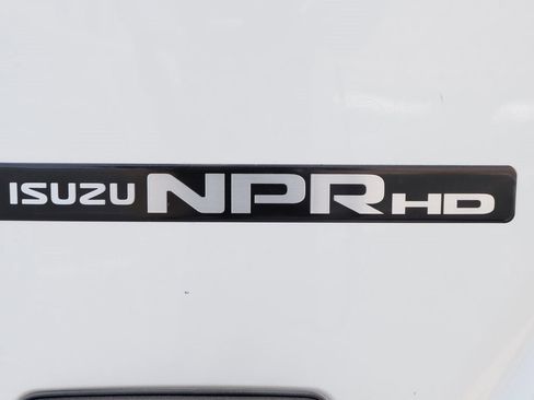 Used 2019 Isuzu NPR image 37