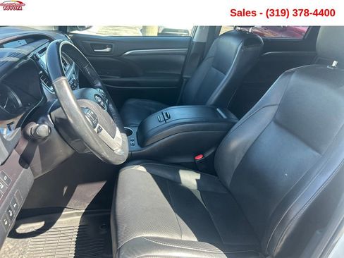 Used 2019 Toyota Highlander Limited Platinum AWD/4WD image 10