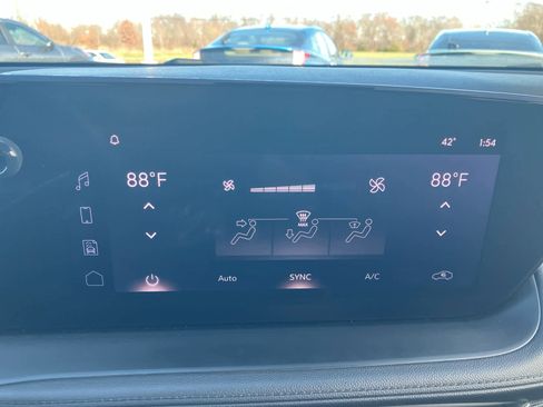 Certified 2025 Buick Encore GX Avenir image 21