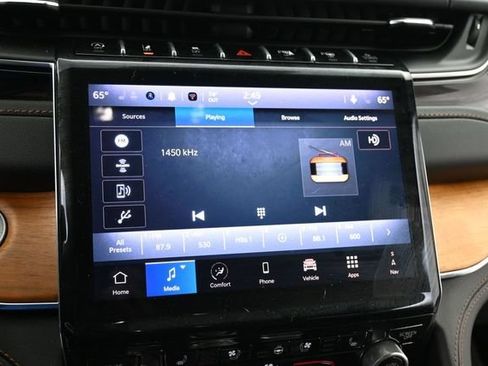 Used 2025 Jeep Grand Cherokee Summit AWD/4WD image 12