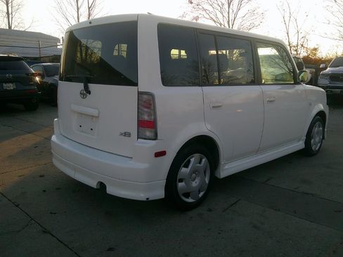 Used 2005 Scion xB image 5