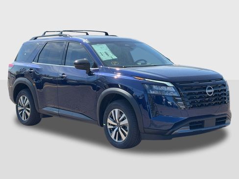New 2026 Nissan Pathfinder SL image 7