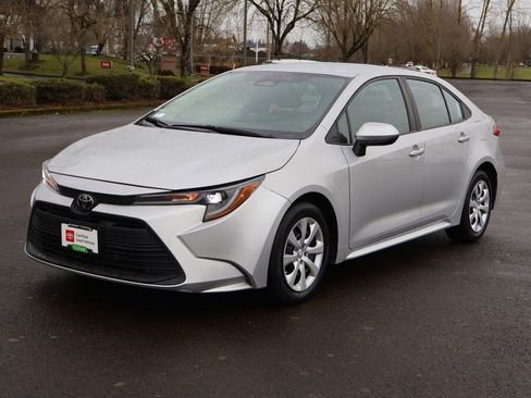 Used 2024 Toyota Corolla LE image 11