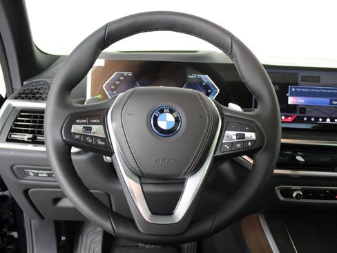 New 2026 BMW X5 xDrive50e image 14