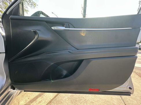 Used 2021 Toyota Camry SE FWD image 28