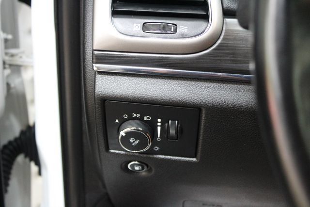 Used 2021 Jeep Grand Cherokee Limited w/ Luxury Group II AWD/4WD image 15