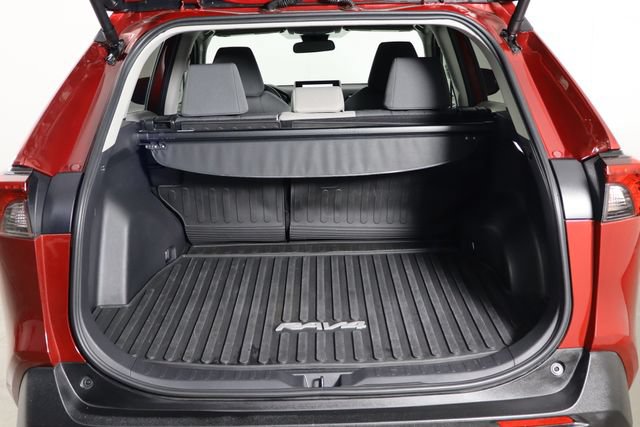 Used 2025 Toyota RAV4 XLE w/ Convenience Package FWD image 17