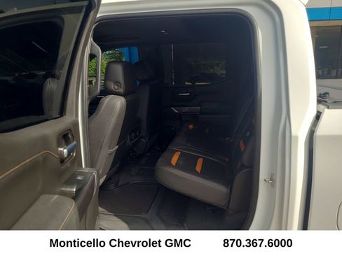 Used 2022 GMC Sierra 1500 AT4 w/ AT4 Preferred Package AWD/4WD image 29