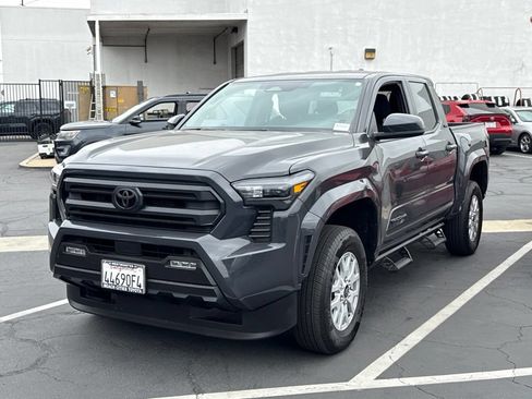Certified 2025 Toyota Tacoma SR5 AWD/4WD image 3