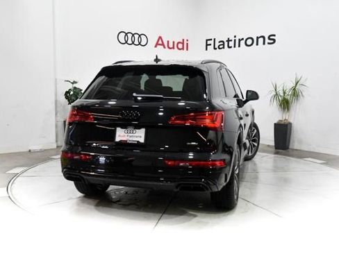 Used 2024 Audi Q5 2.0T Premium w/ Summer of Audi Package AWD/4WD image 10