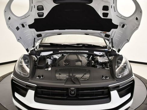 Certified 2025 Porsche Macan Turbo AWD/4WD image 13