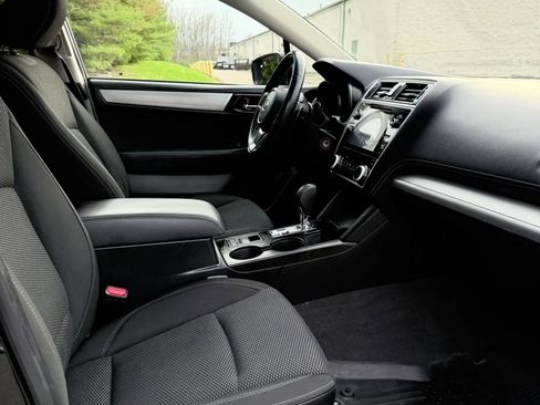 Used 2018 Subaru Outback 2.5i Premium image 9