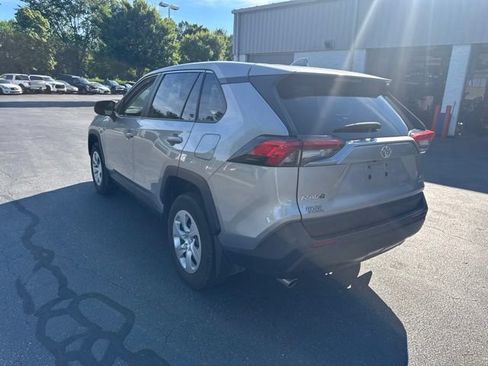 Used 2025 Toyota RAV4 LE AWD/4WD image 7