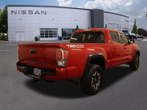 Used 2023 Toyota Tacoma TRD Off-Road w/ Technology Package AWD/4WD image 4