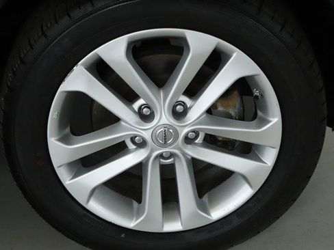 Used 2014 Nissan Juke S image 11