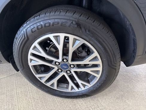 Used 2021 Ford Escape SEL w/ Technology Package image 37