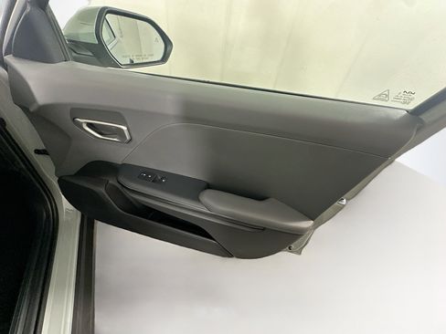 Used 2025 Kia K4 LXS FWD image 30