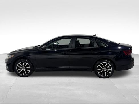 Used 2025 Volkswagen Jetta SE FWD image 13