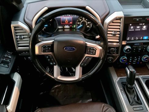Used 2017 Ford F150 Platinum w/ Equipment Group 701A Luxury image 6