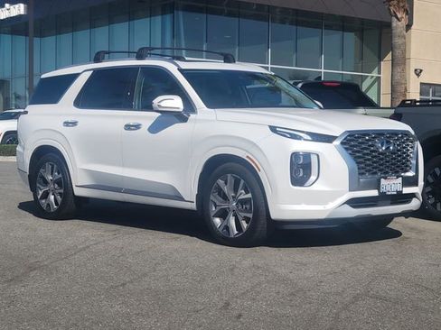 Used 2022 Hyundai Palisade Limited w/ Winter Package image 34
