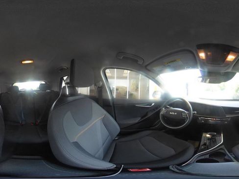 Used 2026 Kia Niro LX FWD image 40