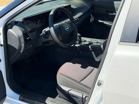 New 2026 Nissan Sentra SR FWD image 10