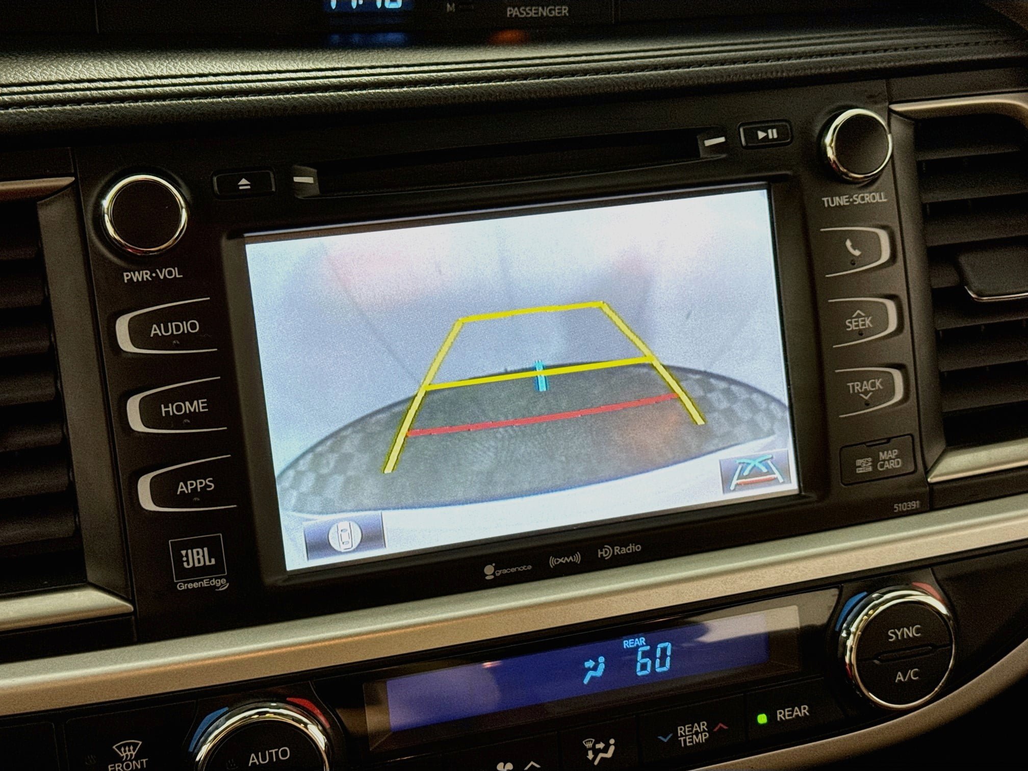 Used 2019 Toyota Highlander Limited Platinum w/ Carpet Mat Package (TMS) AWD/4WD image 3