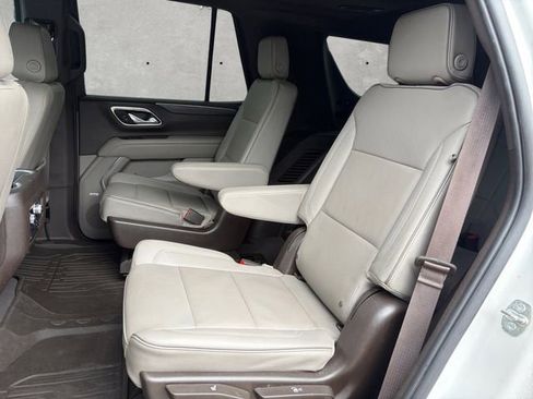 Used 2023 GMC Yukon SLT w/ SLT Luxury Package RWD image 22