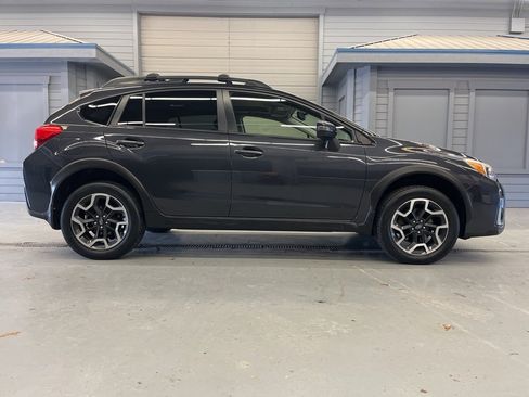 Used 2016 Subaru Crosstrek 2.0i Limited image 8
