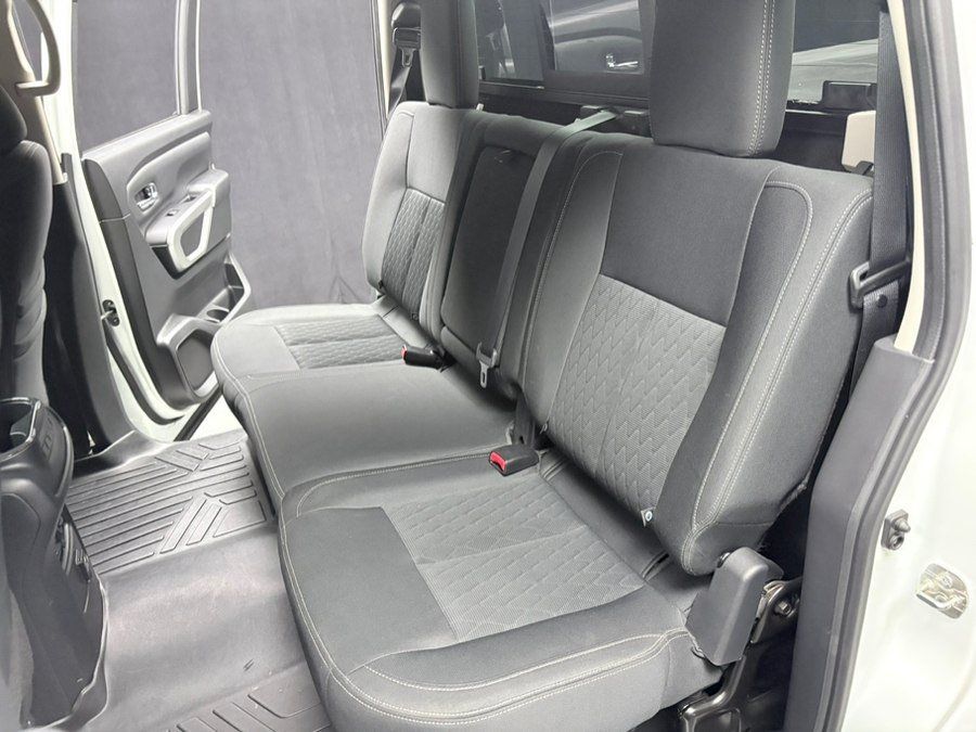 Used 2018 Nissan Titan XD 4x4 Crew Cab SV w/ SV Convenience Package image 33