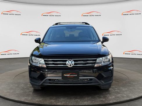 Used 2021 Volkswagen Tiguan SE w/ Panoramic Sunroof Package AWD/4WD image 3