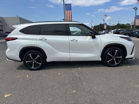 Used 2022 Toyota Highlander XSE FWD image 4