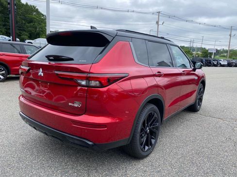 New 2025 Mitsubishi Outlander 4WD Plug-In Hybrid image 3