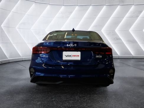Used 2023 Kia Forte LXS w/ LXS Technology Package FWD image 5